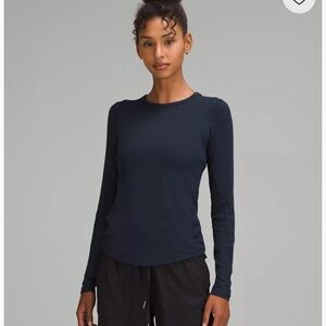 Lululemon Hold Tight Long Sleeve top, Navy size 8, NWT